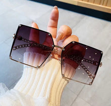 Load image into Gallery viewer, VINTAGE OVERSIZED SQUARE FRAME SUNGLASSES
